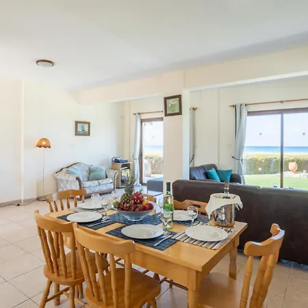Villa Blue Bay Collection *